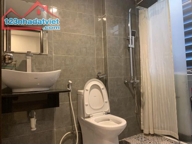 Căn hộ 1 phòng ngủ full nội thất có than máy cho thuê - 4