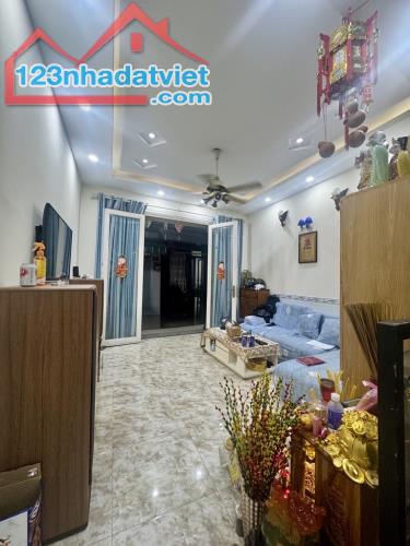 Nhà bán Lưu Hữu Phước. Phường 15 . Quận 8 . DT 4mx11,4m x 3Lầu DTSD 126m2 . BTCT kiên cố. - 1
