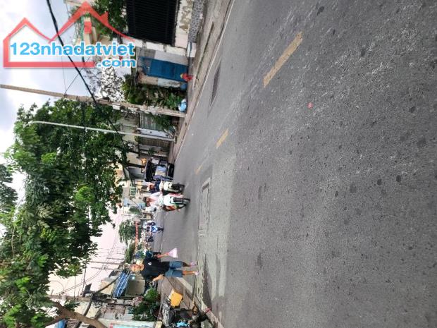 Mặt tiền Hoàng Ngần 4x25 mới ở ngay chỉ 9 tỷ 9