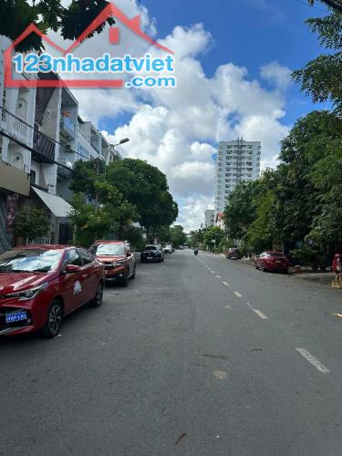 Bán nhà Mặt tiền 4 tầng ngay Phạm Đức Sơn, 5x16 chỉ 9 tỷ 4