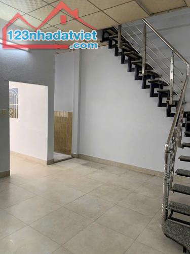 Bán nhà 1 Trệt 1 lầu 65m2 thổ cư đường ô tô (P.Tân Phong) chỉ 3,150 tỉ - 3