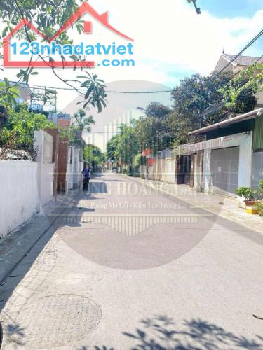 Siêu phẩm bán đất tặng nhà cấp 4 mặt đường Phạm Ngọc Thạch, Hưng Dũng, TP Vinh - 1