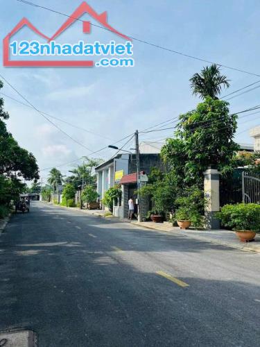 720M2 ĐẤT THỔ CƯ MẶT TIỀN ĐƯỜNG NHỰA 20M PHÚ TÂN LIỀN KỀ KĐT HƯNG PHÚ - 1