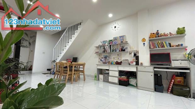 💥 Chính chủ gửi bán căn nhà khu TĐC  Đất Lành đường 13m - 1