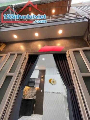 Chủ bán nhà 13m² sổ đẹp 3.5x3.5m Hẻm Bùi Quang Là P12 Gò vấp giá rẻ 1.95 tỷ bớt lộc.