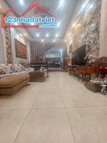 Bán Nhà  Lê Trọng Tấn - Thanh Xuân, 100m2, Mt 5m, 28 Tỷ, Phân Lô, Sân Vườn