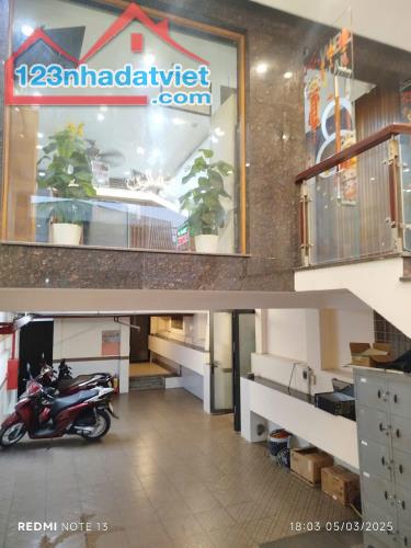 Bán Khách Sạn có 55 phòng, cho thuê 115 triệu 1 tháng - 2