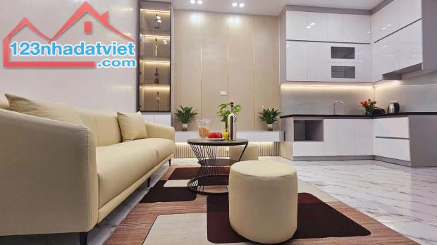 BÁN SIÊU PHẨM TÔN ĐỨC THẮNG,ĐỐNG ĐA,DT26M2 NHÀ MỚI TINH - FULL NỘI THẤT, CHỈ 5 TỶ