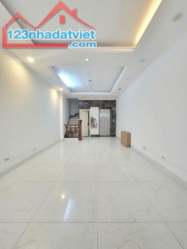 CỰC HIẾM- ÔTÔ ĐỖ CỬA-Phố Tây Sơn (Chùa Bộc) 46/50m, 7T Thang máy, MT 4.2m 19.8 Tỷ - 4