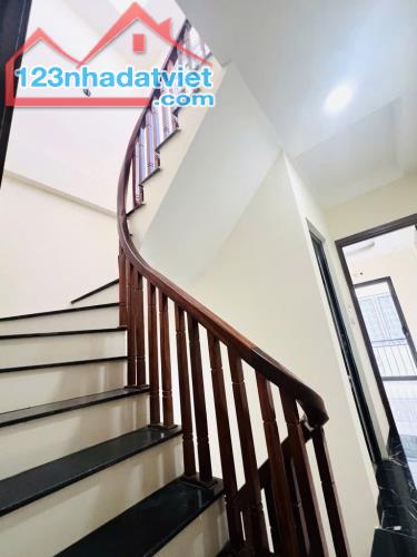 Bán nhà phố Ngọc Lâm, Long Biên – 40m², hơn 6 tỷ, Cách mặt phố Ngọc Lâm 200m, ngõ rộng - 3