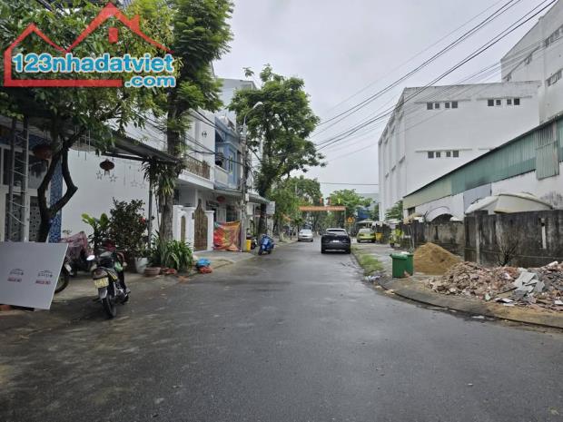 BÁN NHÀ 2 TẦNG, 90M2, LÔ GÓC, 2 MT ĐƯỜNG 5M5 GẦN BIỂN, HOÀ MINH, LIÊN CHIỂU - CHỈ 5.4XX TỶ - 4
