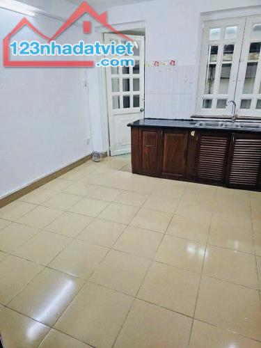 Cho thuê nhà 4 Tầng, 5Pn Mặt tiền đường Tân Sơn Nhì, Tân Phú - 3