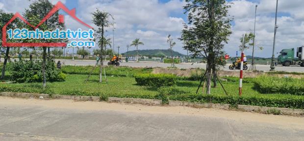bán Đất mặt tiền đường trần anh tông, sát đường trường sa, TP quảng ngãi. Diện tích 10*20