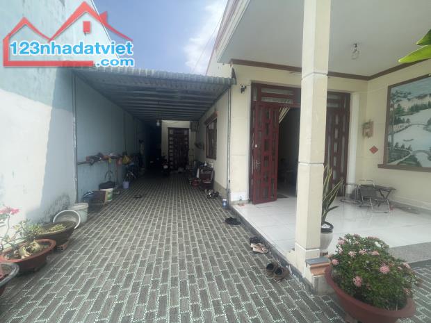 Bán nhà C4 ngộp bank Nguyễn Bình Nhà Bè 200m2 chỉ 5.999 tỷ - 1