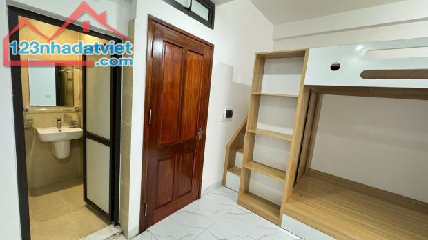 BÁN CĂN HỘ DV  6 TẦNG THANG MÁY XỊN - CẦU GIẤY - GẦN Ô TÔ - GIÁ RẺ - PCCC ĐẦY ĐỦ - 12 TỶ - 1