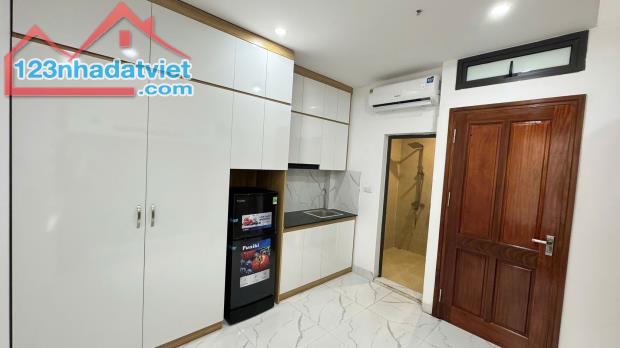 BÁN CĂN HỘ DV  6 TẦNG THANG MÁY XỊN - CẦU GIẤY - GẦN Ô TÔ - GIÁ RẺ - PCCC ĐẦY ĐỦ - 12 TỶ - 4