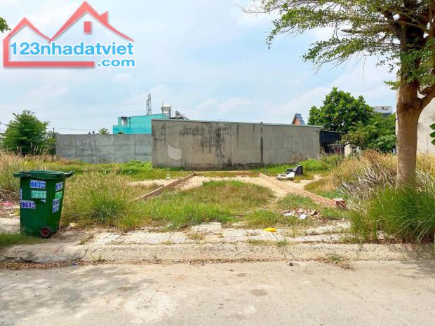 Bán Đất Mặt Tiền Xã Tân Phú Trung Gần Bệnh Viện Xuyên Á, DT 100m2, Sổ Hồng Riêng