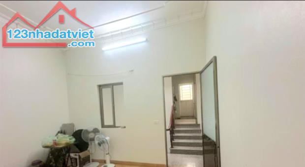Bán nhà Văn Cao, Đằng Lâm, Hải An, Hải Phòng. 3,5 tầng, 50m2, 3,4 tỷ. Ngang 4m, d2 - 3