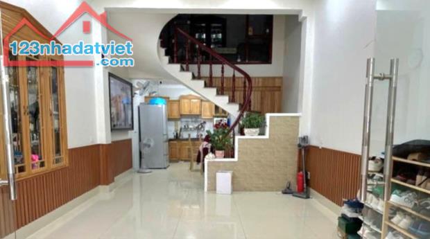 Bán nhà Văn Cao, Đằng Lâm, Hải An, Hải Phòng. 3,5 tầng, 50m2, 3,4 tỷ. Ngang 4m, d2 - 5