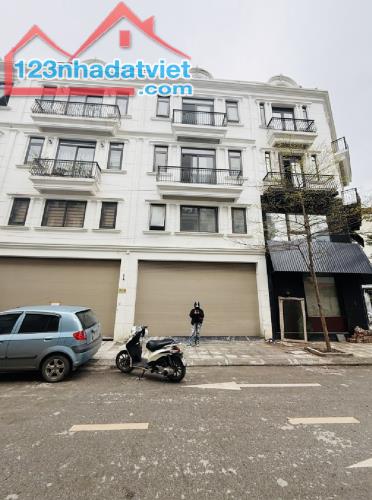 BÁN NHÀ ĐẤU GIÁ TRÂU QUỲ--SHOPHOUSE KINH DOANH-THANG MÁY-5 TẦNG-19,5 TỶ