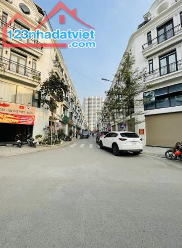 BÁN NHÀ ĐẤU GIÁ TRÂU QUỲ--SHOPHOUSE KINH DOANH-THANG MÁY-5 TẦNG-19,5 TỶ - 2