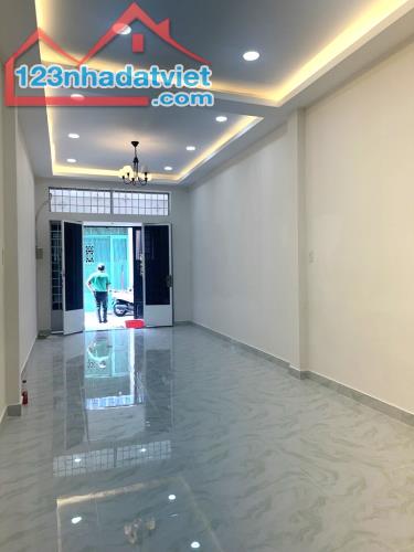 SÁT VÁCH KHU TÁI ĐỊNH CƯ 38HA NHÀ HẺM XE HƠI PHAN VĂN HỚN DT 53M2 MỚI Ở NGAY. CHỈ HƠN 3 TỶ - 1