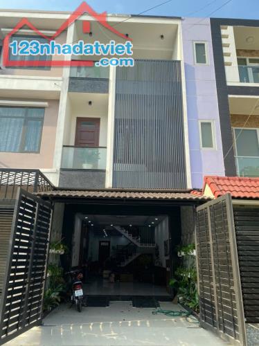 Bán nhà 1 trệt 2 lầu sổ hồng hoàn công mặt tiền đường N4, phường Bửu Long; 90m2 giá 7.2 tỷ