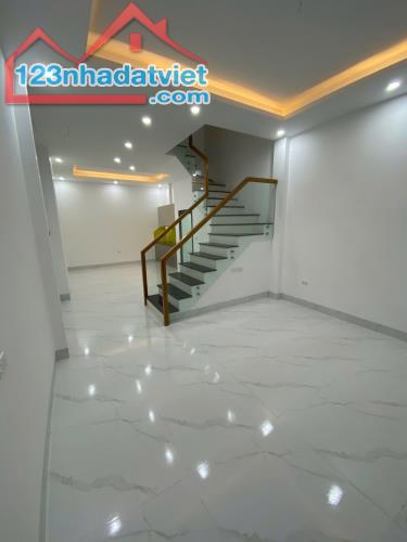 CHÍNH CHỦ BÁN NHÀ HÀ ĐÔNG, HÀ NỘI - 5 TẦNG - 42m2 - MẶT TIỀN hơn 4m - NHÀ NỞ HẬU - NGÕ TO - 1