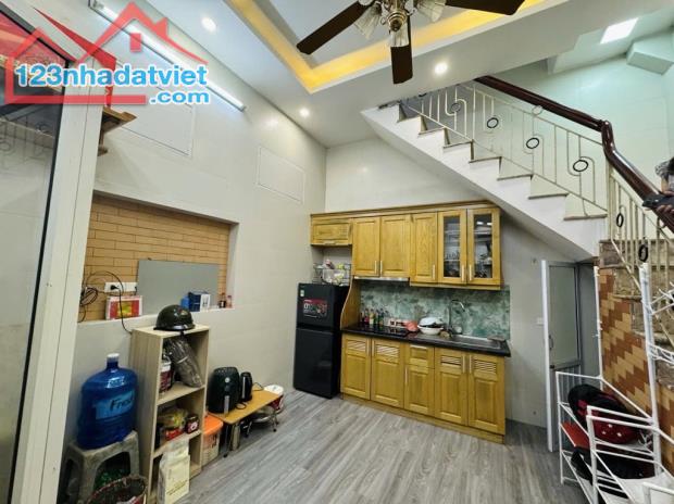 ĐỐNG ĐA LÔ GÓC - KINH DOANH - TRƯỚC NHÀ RỘNG THOÁNG - NGÕ THÔNG 80M RA HỒ BA MẪU - 5