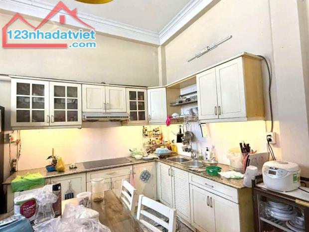 Bán Nhà MT Đoàn Thị Điểm Phường 1 Phú Nhuận  Giá 18.5 Tỷ - 2