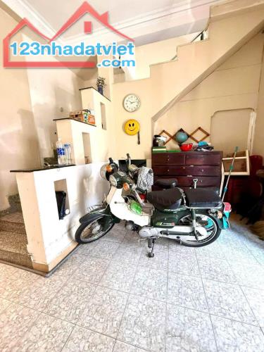 Bán Nhà MT Đoàn Thị Điểm Phường 1 Phú Nhuận  Giá 18.5 Tỷ - 3