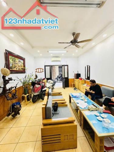 Vị trí đẹp phố Minh Khai 46m2 mặt tiền 4.6m 4 tầng Gara ô tô 12.8 tỷ TL mạnh - 1