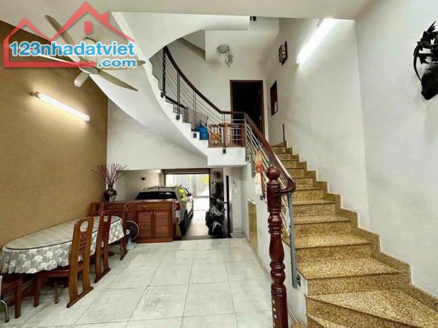 Bán GẤP nhà 4 lầu, 100m2 HXT Phạm Văn Bạch. Tân Bình. khu hiếm nhà bán - 1