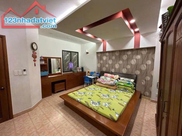 Bán GẤP nhà 4 lầu, 100m2 HXT Phạm Văn Bạch. Tân Bình. khu hiếm nhà bán - 2