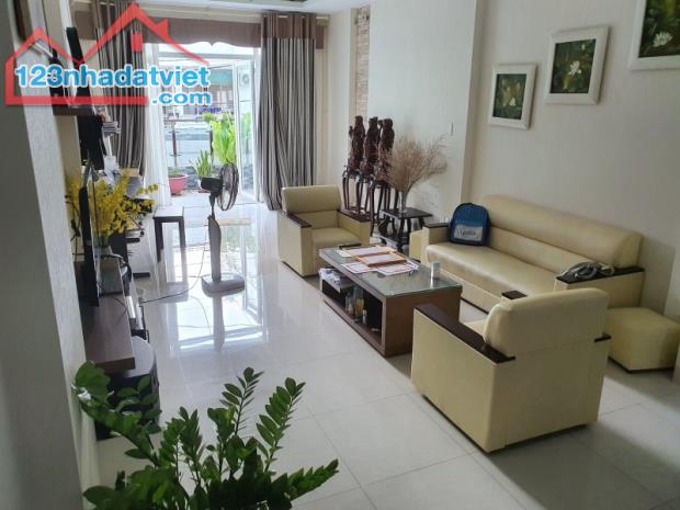 Bán nhà hẻm xe hơi 7m Nguyễn Văn Lượng 82m2 – Giá 11 Tỷ tl.