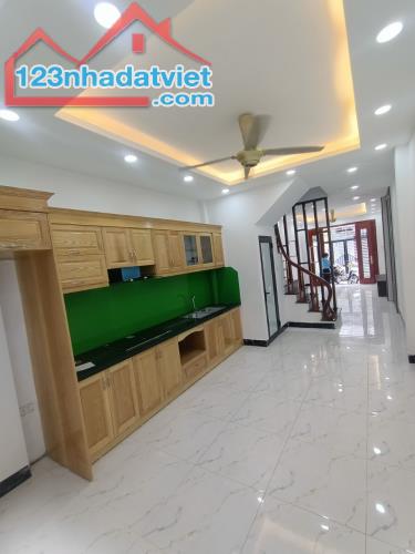 BÁN gấp NHÀ PHỐ ĐẠI ĐỒNG, HOÀNG MAI - 50M², 5 TẦNG THIẾT KẾ HIỆN ĐẠ giáI 6.5 tỷ