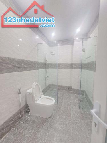 Nhà đẹp khu vực Quận 12, hẻm xe hơi, gần Hà Huy Giáp, giá chỉ 6,5tỷ - 1