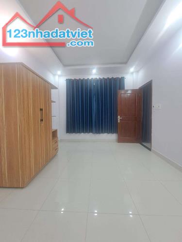 Nhà đẹp khu vực Quận 12, hẻm xe hơi, gần Hà Huy Giáp, giá chỉ 6,5tỷ - 2