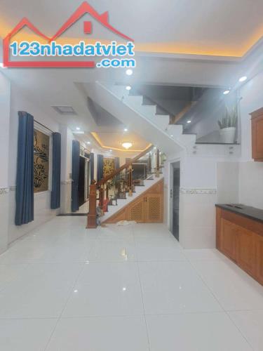 Nhà đẹp khu vực Quận 12, hẻm xe hơi, gần Hà Huy Giáp, giá chỉ 6,5tỷ - 3