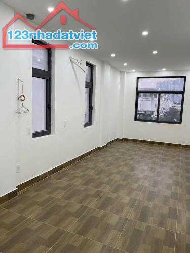 Cho thuê nguyên căn 5 tầng làm văn phòng tại Vinhomes Marina - 1