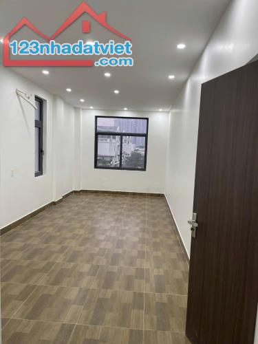 Cho thuê nguyên căn 5 tầng làm văn phòng tại Vinhomes Marina - 2