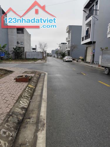 Bán đất đấu giá Kha Lâm 3, mặt trục đầu gần công viên - 2