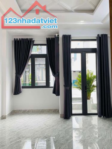 4 C57 🔥 Nhà phố Phan Xích Long, Phú Nhuận – 34m², 3 tầng, sổ riêng, công chứng ngay 🔥 - 3