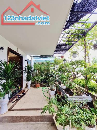 [Sát Hồ Tây] Bán nhà phố Tô Ngọc Vân, DT1800m2x3T, MT 30m, giá 195 tỷ,oto tránh, lô góc - 1