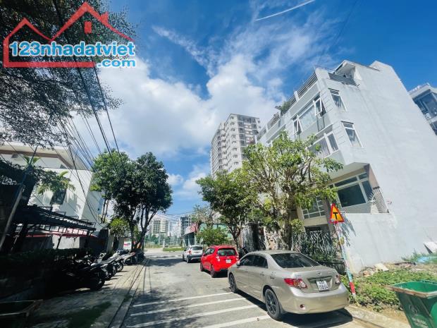 300 m2 đất mặt tiền gần đường Phạm Văn Đồng, Sơn Trà - 2