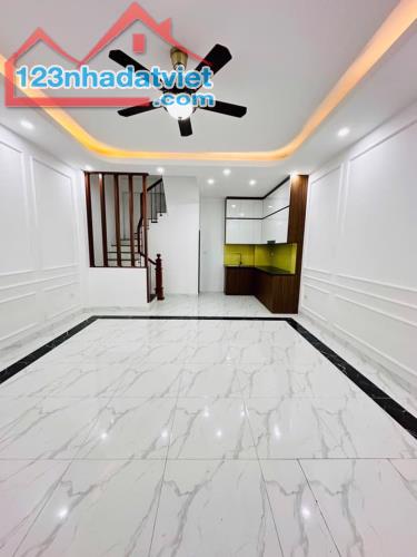 Bán nhà phố Giáp Bát, Hoàng Mai 36m, 5 tầng. Giá: 6.5 tỷ. LH: 0937.158.386 - 1