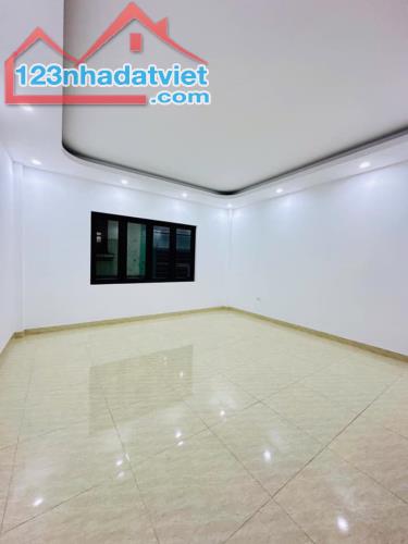 Bán nhà phố Giáp Bát, Hoàng Mai 36m, 5 tầng. Giá: 6.5 tỷ. LH: 0937.158.386 - 2