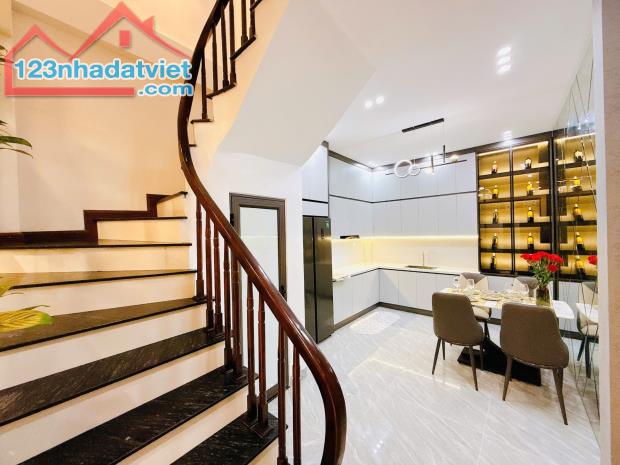CHÍNH CHỦ GỬI BÁN NHÀ NGUYỄN KHANG.1 NHÀ RA PHỐ.NHÀ ĐẸP FULL  NỘI THẤT.GIÁ HƠN 8 TỶ - 1