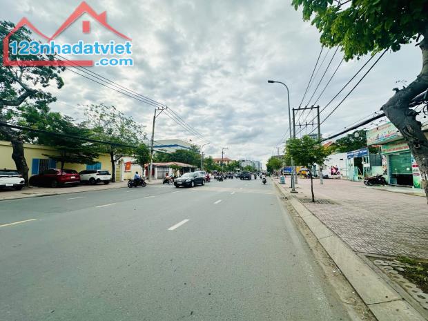 11,5x49m mặt tiền Huỳnh Tấn Phát Q7 - 2 tầng - giá 69,9 tỷ