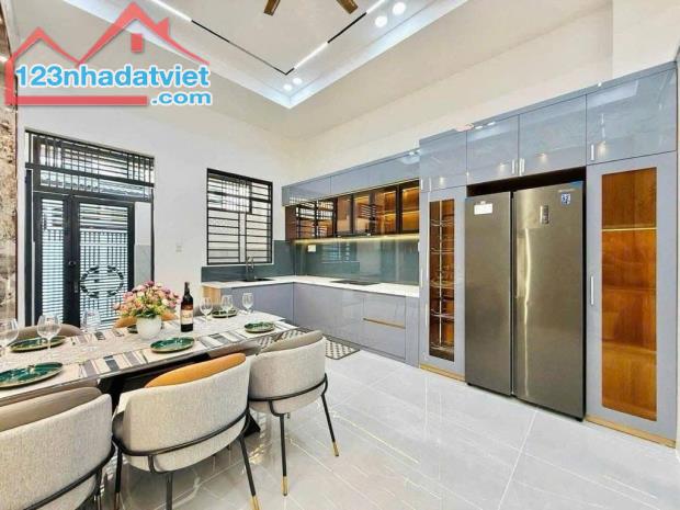 --Bán nhà đường Ba Vân, phường 14, quận Tân Bình; 4*18, 3 tầng - 10 tỷ - 2